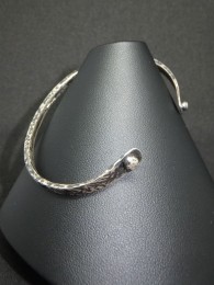 Cuff bracelet